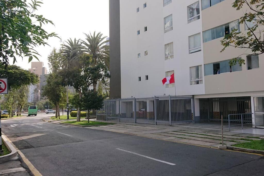 Elegante Flat En Inmejorable Ubicacion - San Isidro Apartment Lima